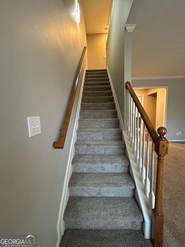 Building Photo - 607 Pecan Knoll Dr