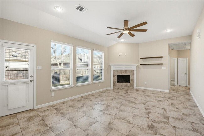 Building Photo - 3411 Country Club Blvd