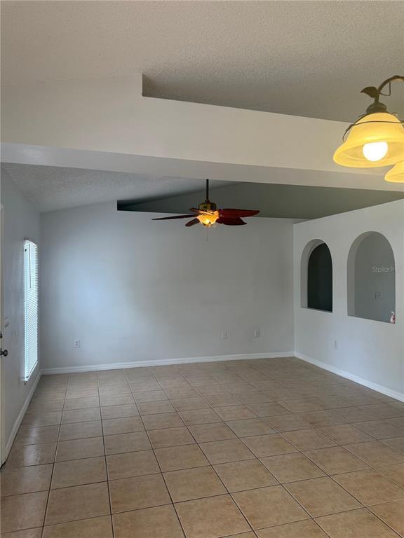 Building Photo - 405 Francisco Way