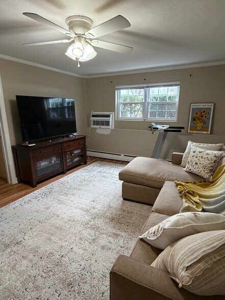 Building Photo - 4 Nixon Ln