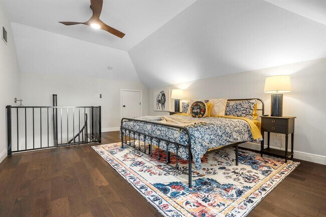 Building Photo - 1003 Romeria Dr