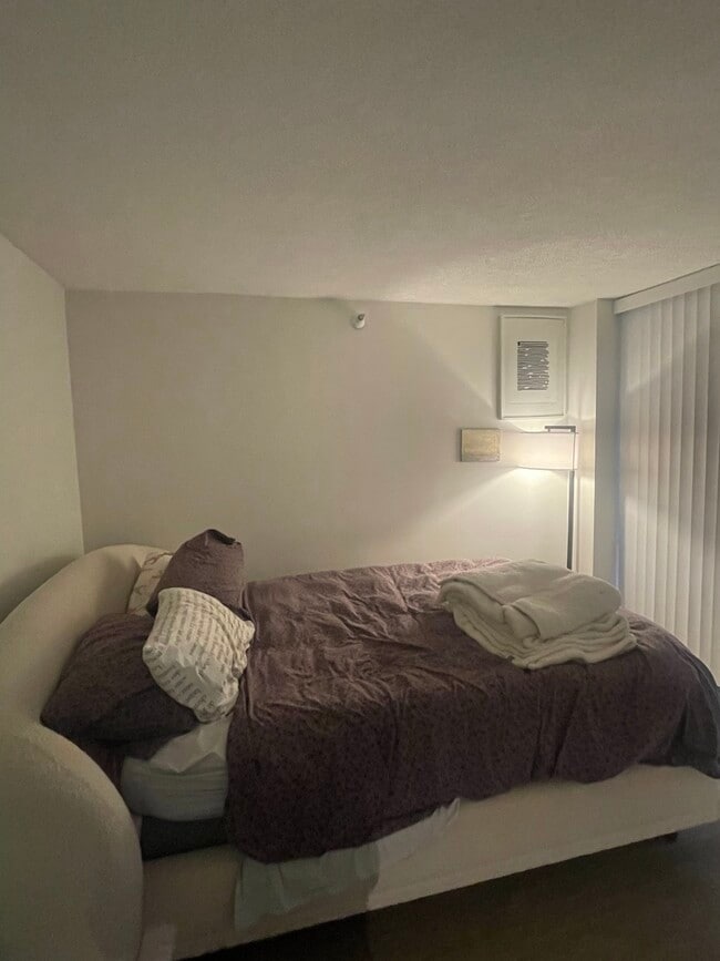 Building Photo - 1 W Superior St