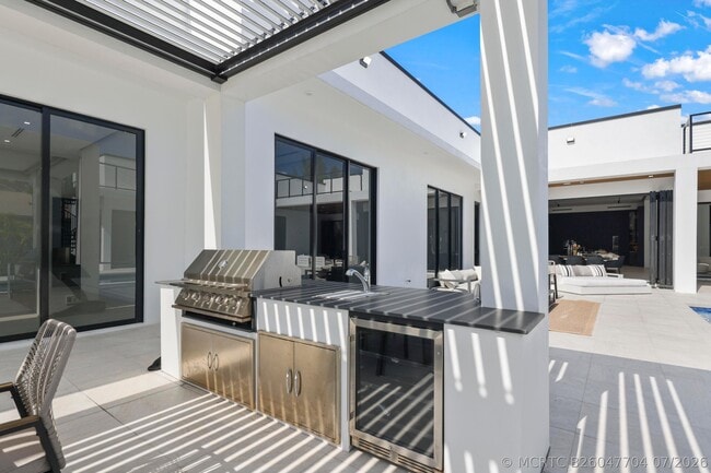Building Photo - 6676 NW 66th Way