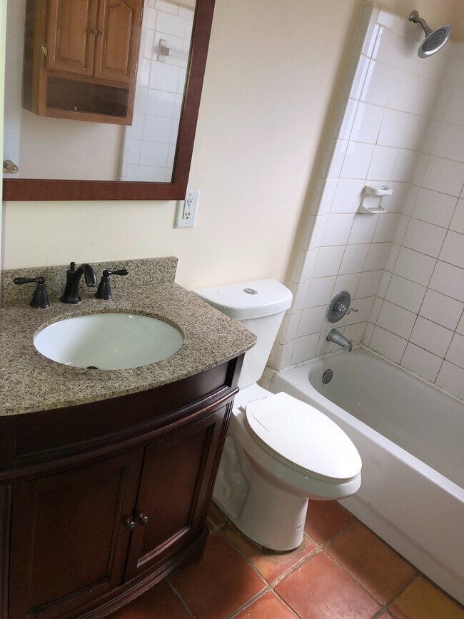 Building Photo - 2bd/2ba w/ Bonus Room & Large Backyard in Grant Park!!