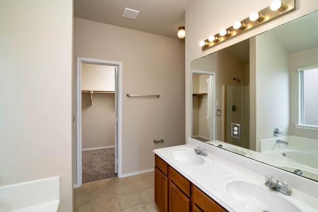 Building Photo - 14617 Eaglemont Dr