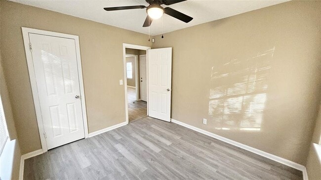 Building Photo - 4110 SE 11th St