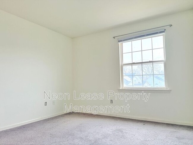 Building Photo - 17275 King Philip Way