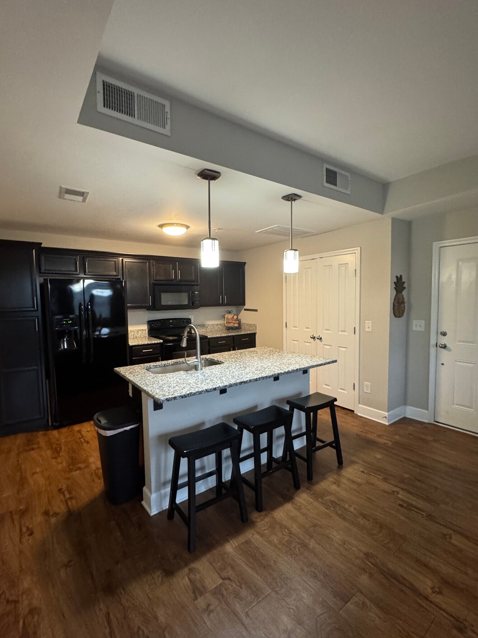 Building Photo - 8205 Lenox Creekside Dr