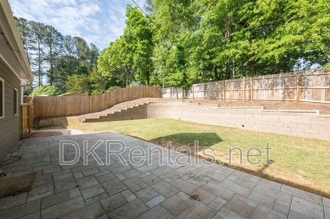 Building Photo - 1512 Fallen Leaf Dr SW