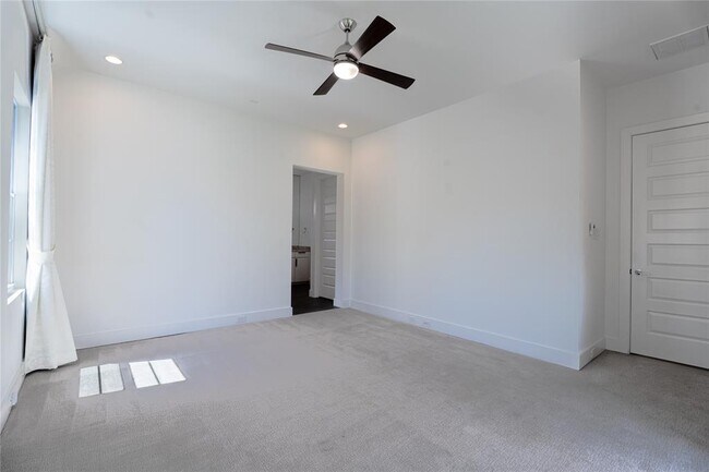 Building Photo - 11502 Royal Tower Pl