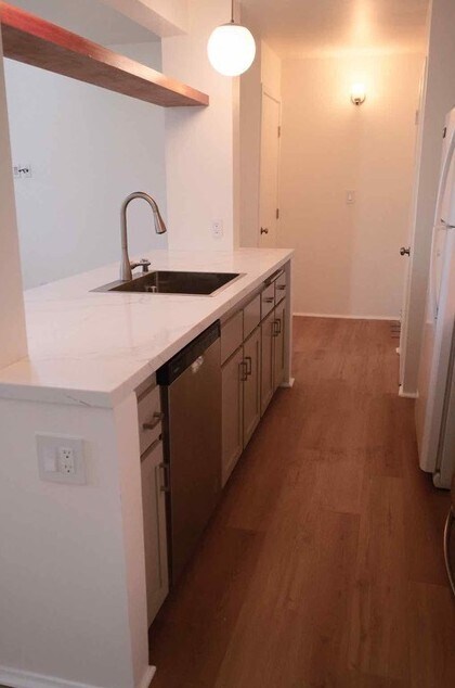 Kitchen - 1537 Berkeley St