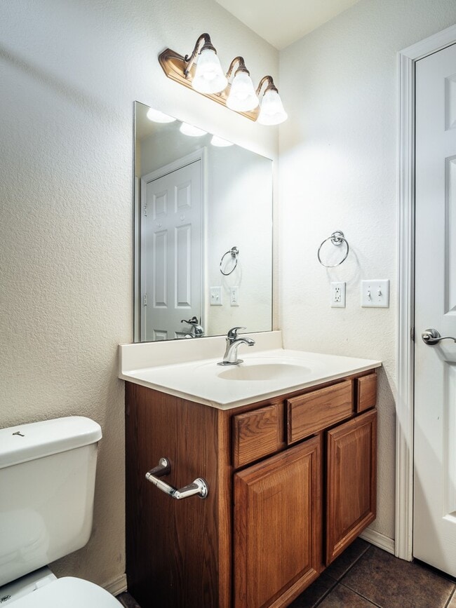 Building Photo - 440 Spicewood Trail