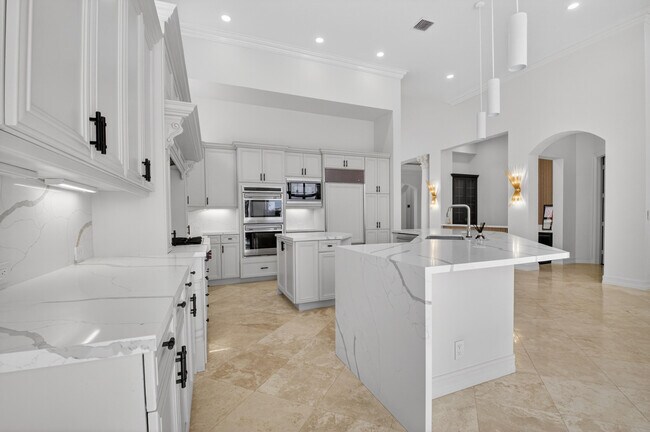 Building Photo - 17921 Villa Club Way