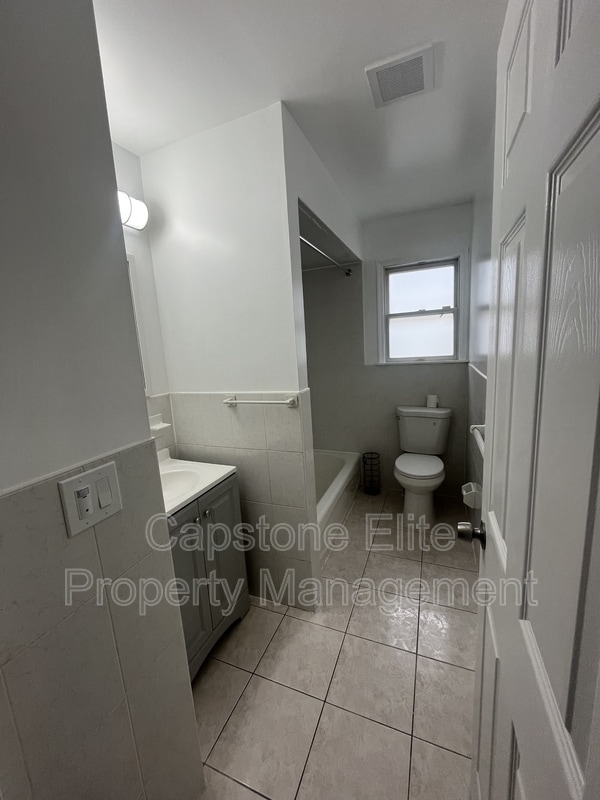 Building Photo - 45-47-47 Vesey St
