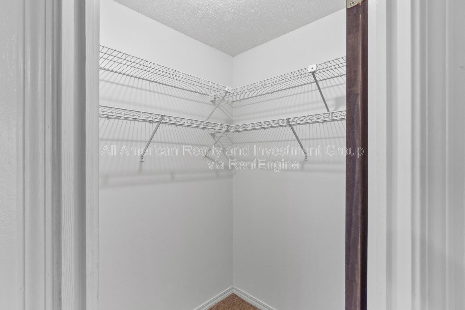 Building Photo - 1925 Estival St