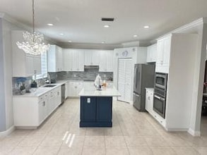 Building Photo - 550 Cypress Crossing