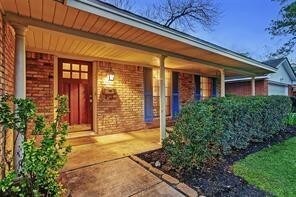 Building Photo - 5130 Saxon Dr