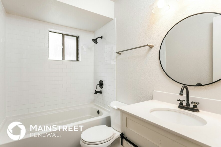 Building Photo - 931 Alameda Dr