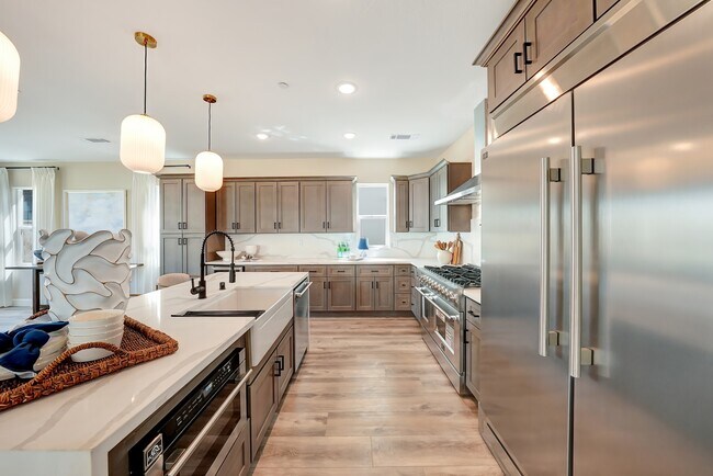 Building Photo - 143 N Un St