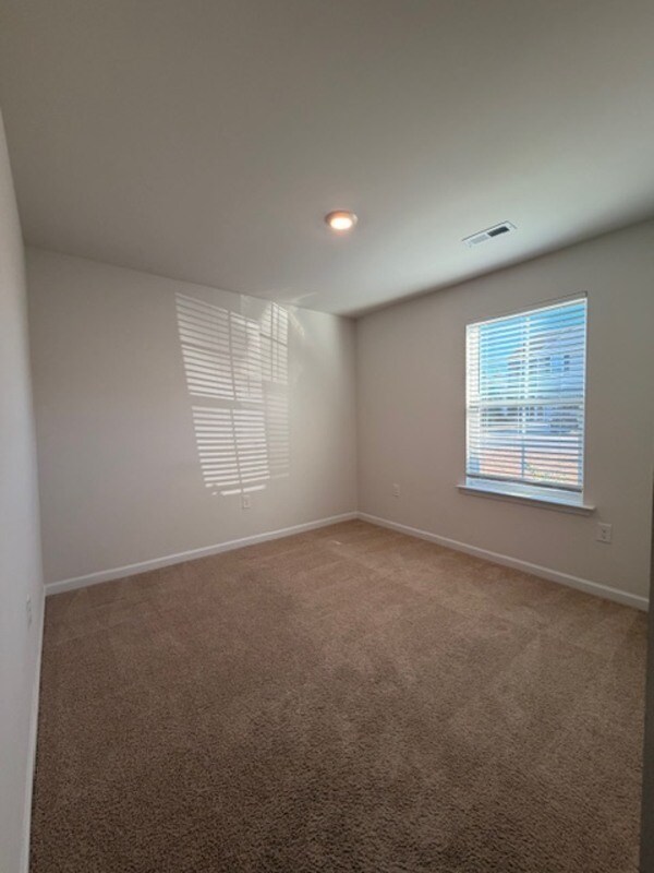 Building Photo - 328 Sandbach Rd