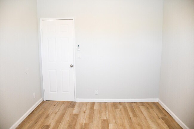 Building Photo - 61576 Aberdeen Dr