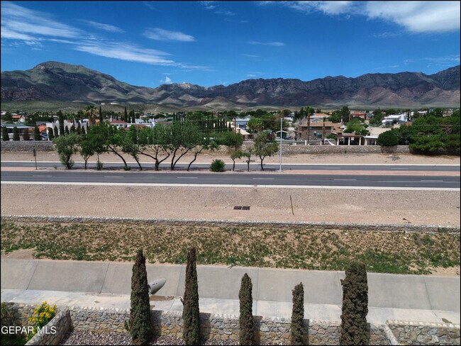 Building Photo - 11109 Loma Grande Dr
