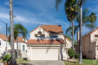 Building Photo - Highly Desirable 3 bedroom / 3 bath Cul-de...
