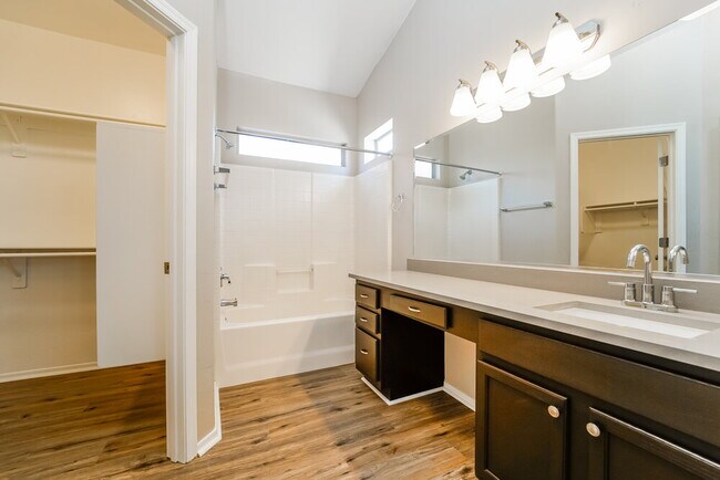 Building Photo - 66 W Freddie Canyon Way