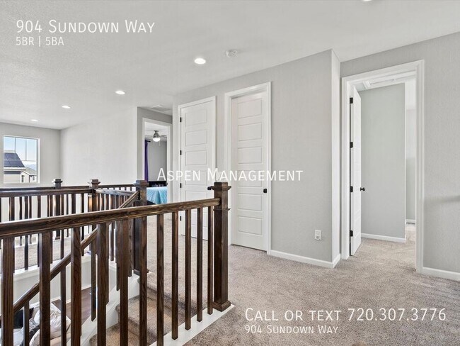 Building Photo - 904 Sundown Way