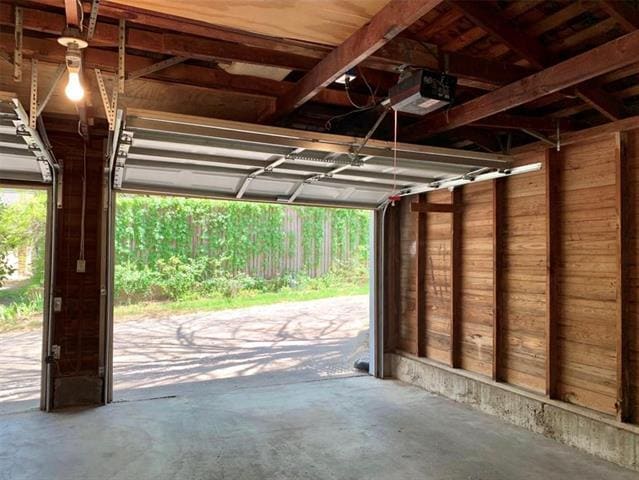 Building Photo - 7022 Kingsbury Dr