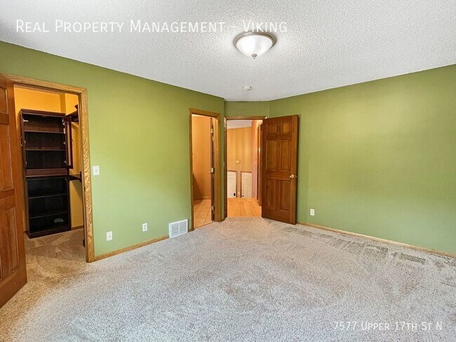 Building Photo - 2 Bedroom 2 Bathroom Home with Fenced In Y...