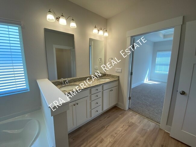 Building Photo - 3398 Southwind Dr