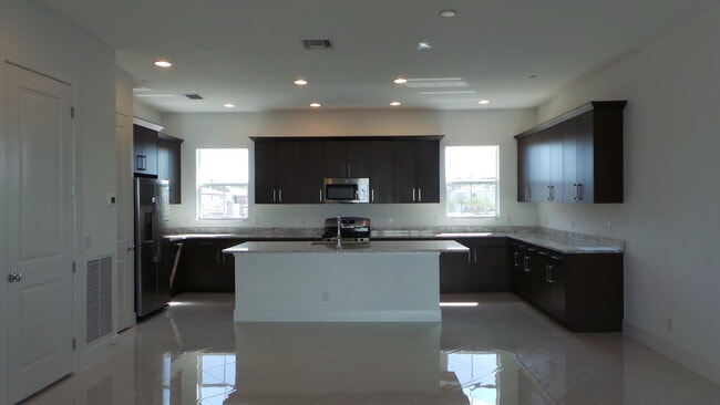 Building Photo - 3008 Franklin Pl