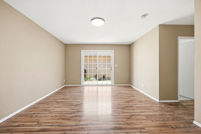 Building Photo - Spacious 4BD 2BA House With Perfect Private Backyard and Solar Panels  in Simi Valley