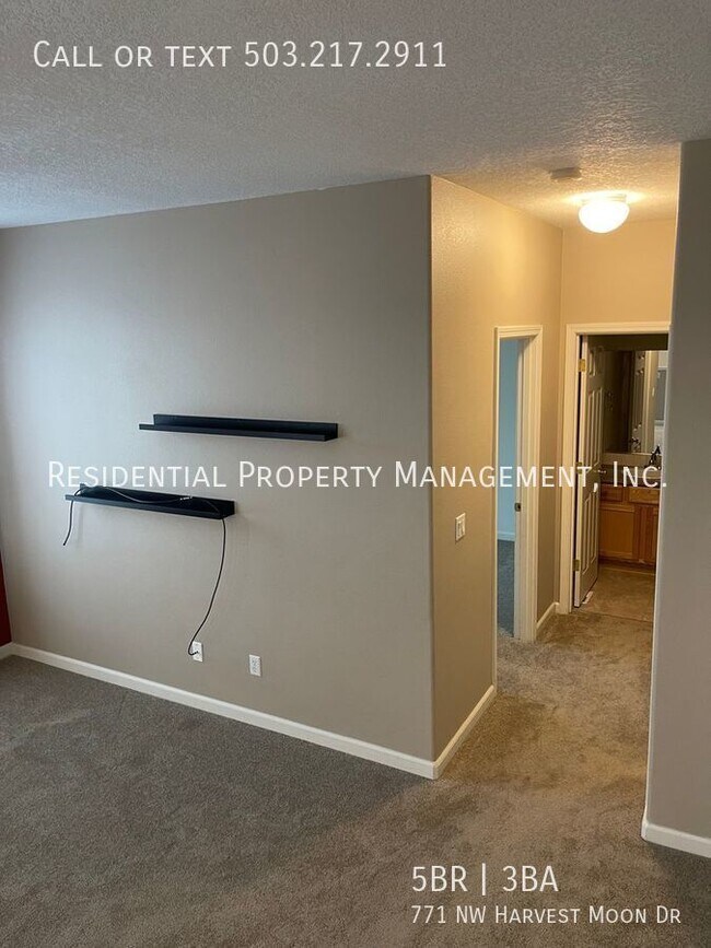 Building Photo - Alderbrook Neighborhood Home is located in...