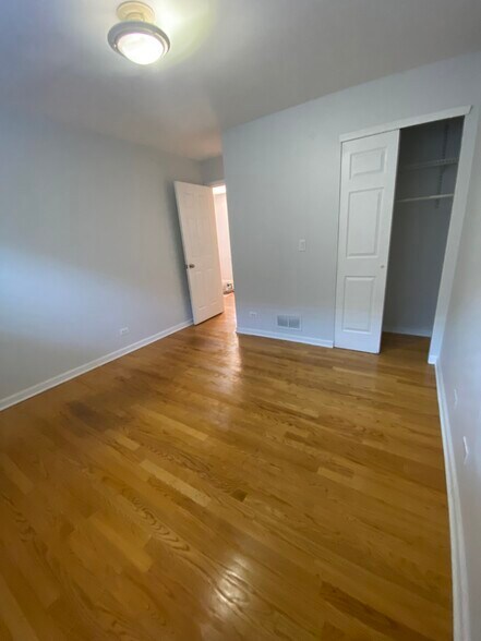 Bedroom 2 - 5201 W Roscoe St