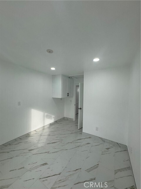 Building Photo - 3536 W 108th St