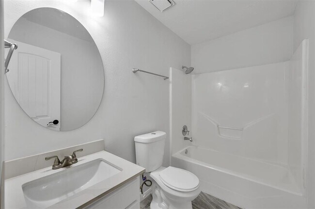 Building Photo - 12652 Pine Bush Dr