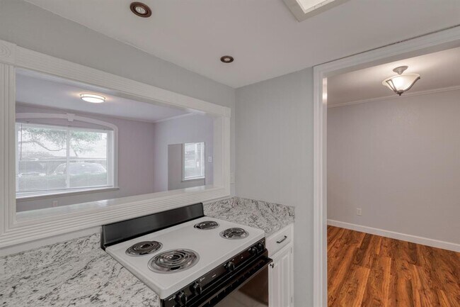 Building Photo - 8210 Bent Tree Rd