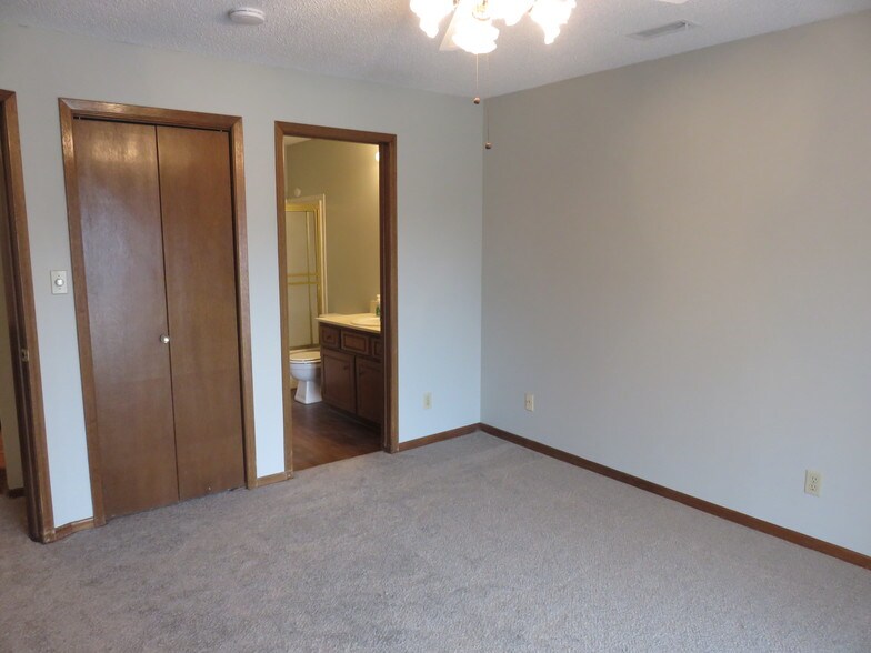 Building Photo - 4805 86th St