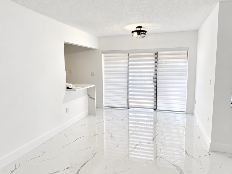 Building Photo - 9990 NW 9th Street Cir