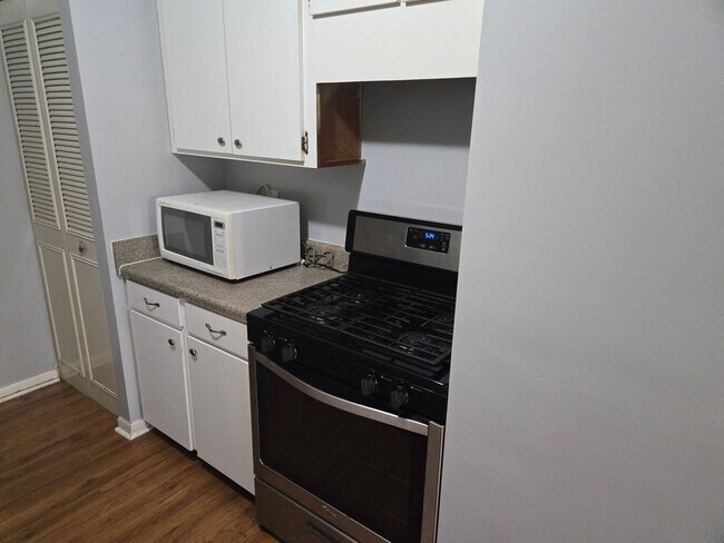 Building Photo - 1502 Norbert Terrace