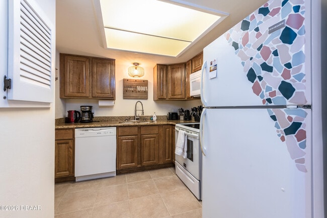 Building Photo - 3602 S Peninsula Dr