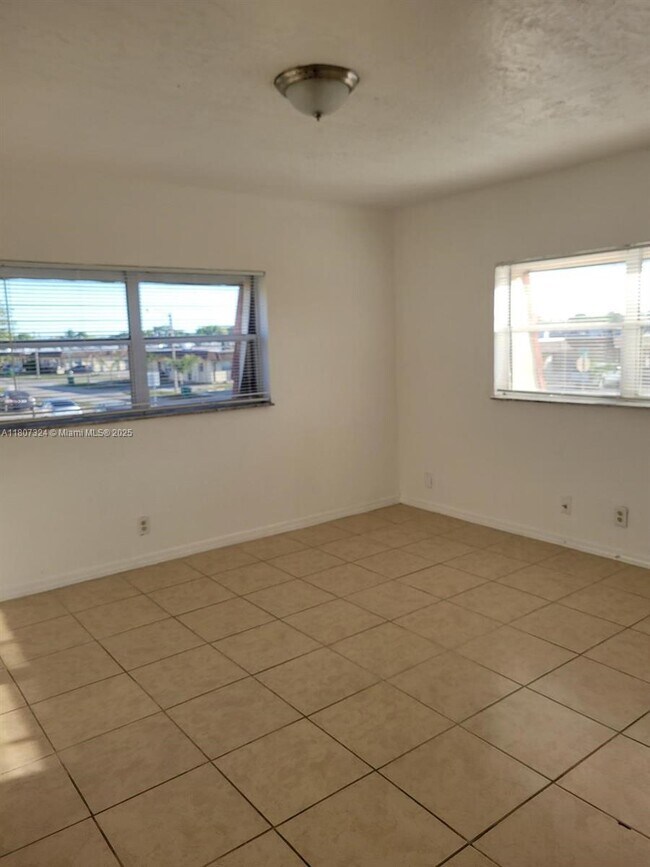 Building Photo - 2500 NW 52nd Ave