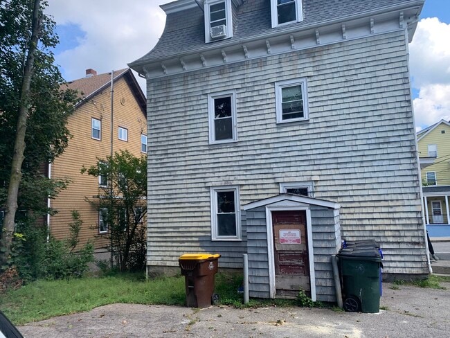 Building Photo - 549 4th St