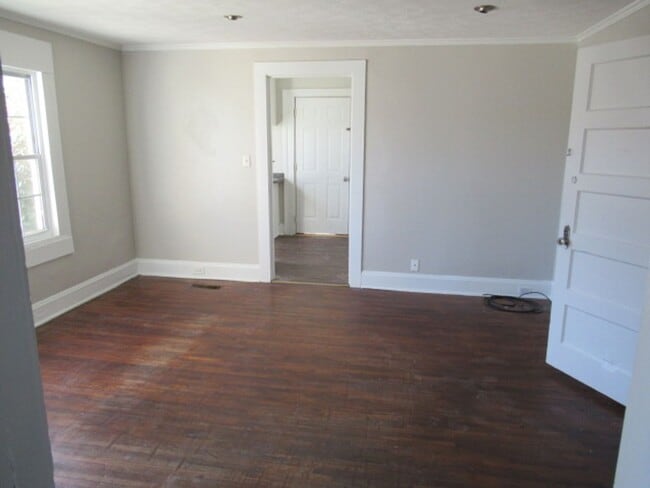 Building Photo - 1404 Maple St