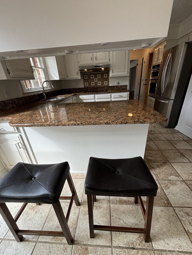 Building Photo - 4627 Mountain View Dr