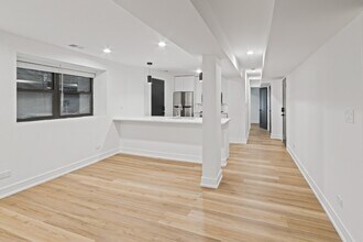 Building Photo - Renovated 3 bed in Logan Square - Now Leasing! (Garden Unit)
