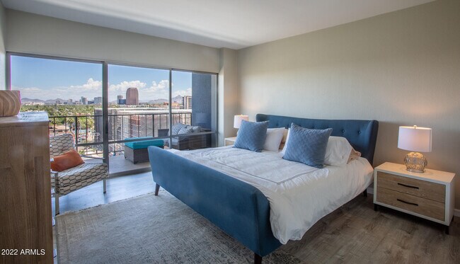 Building Photo - 805 4th Ave