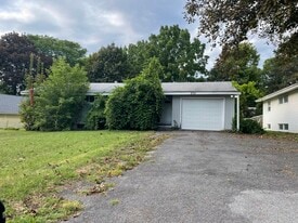Building Photo - 205 Pine Grove St